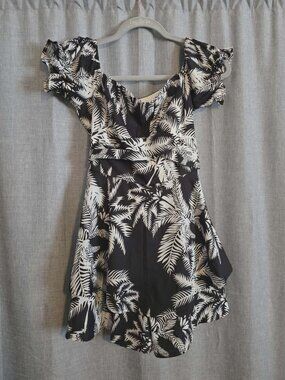 Black/White Tropical Romper Size Small